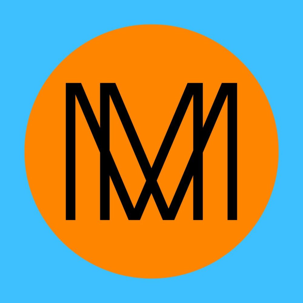 en The Estonian Maritime Museum Logo in an orange circle in a blue sqaure